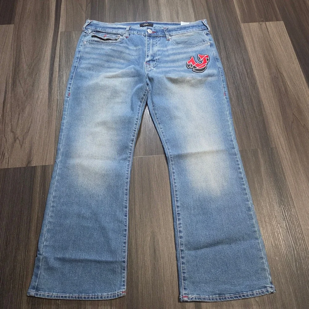 True Religion Billy Relaxed Bootcut Jeans Mens 36 Medium Wash Graffiti Horseshoe
